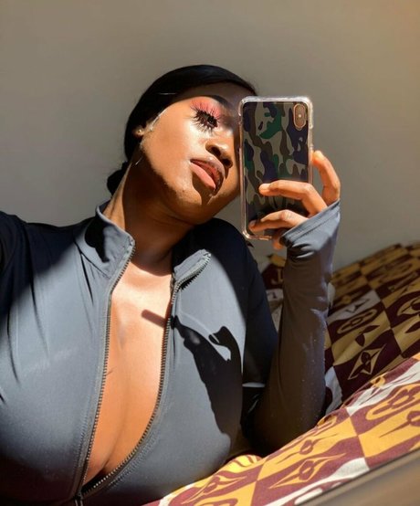 Barbiana erotic actress pics