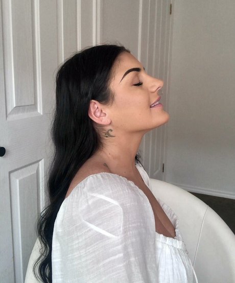 Jesy Lee xxx model galleries