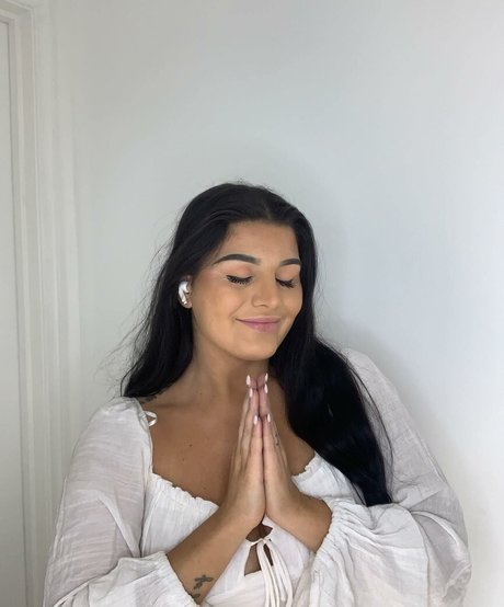 Jesy Lee model free pics