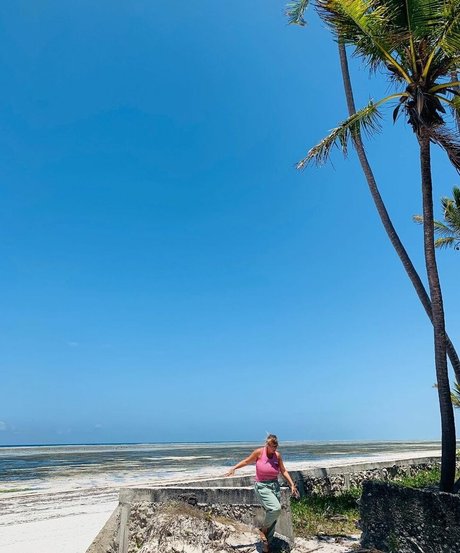 extreme onlyfans porn pic