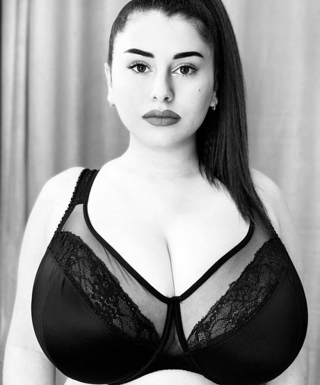 milf wife onlyfans hd images