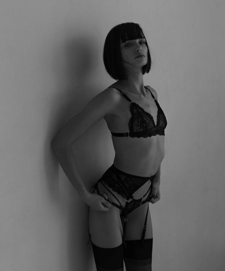 Marie Grippon star art pics