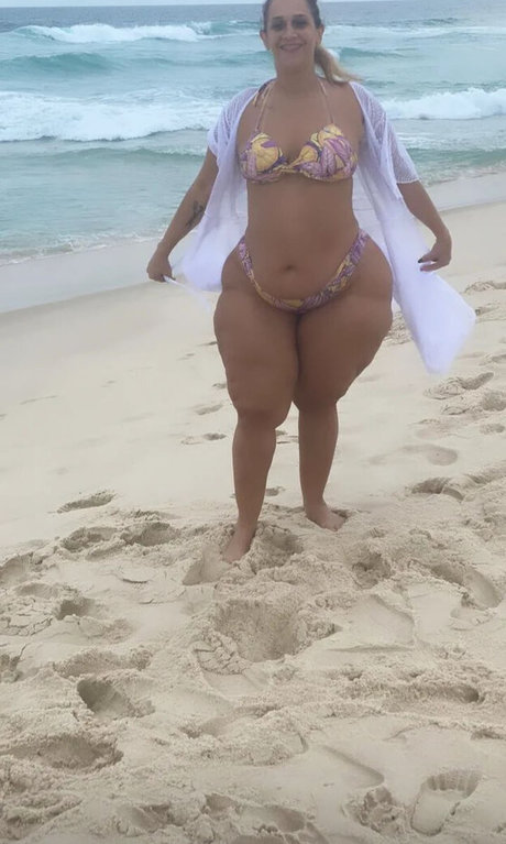 Helen Cristina model best image