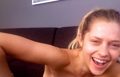 Teresa Palmer sexy star gallery