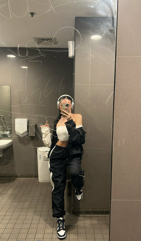 kamillawong star top photos