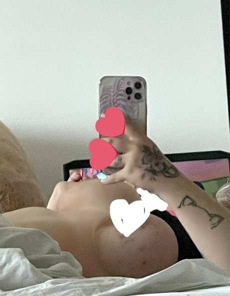 Nsflux beautiful model image