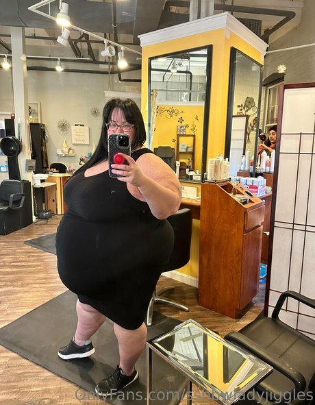 chubby goth onlyfans sex images