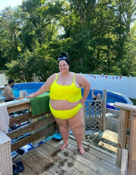 young onlyfans free nude picture