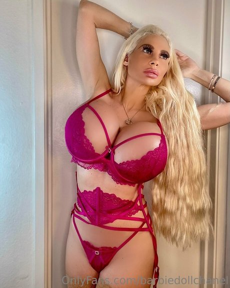 barbiedollchanel star naked picture