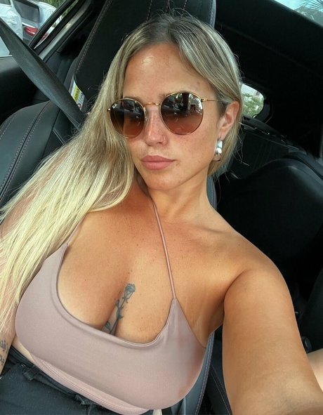 guadilaiz erotic model photo