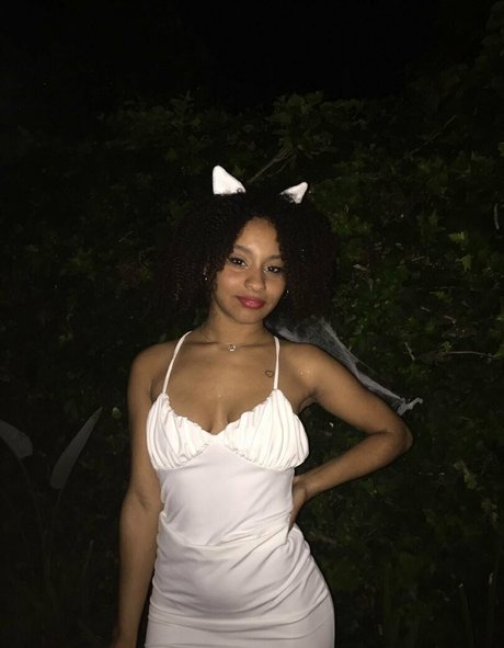 isabellafans00 model adult pictures