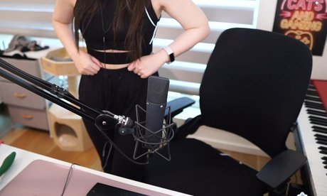 lolnatsumiii sexy pornstar photos