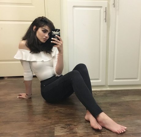 autumngravesz best model pic