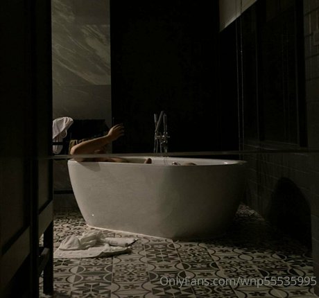 wnp55535995 xxx pornstar image