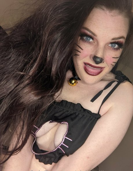 vickymilkmomma model photos