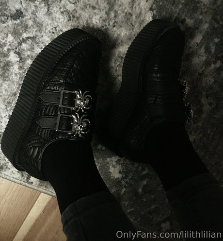 lilithlilian model erotic photos