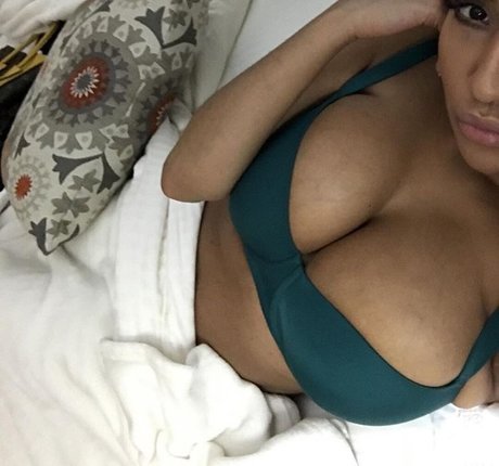 ShayLiving model photos