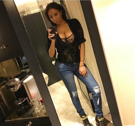 ShayLiving nude star archive