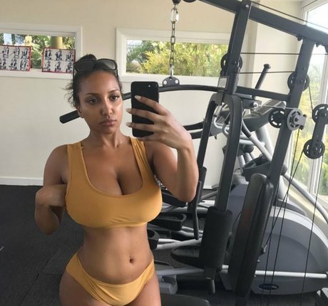 ShayLiving nude pornstar galleries