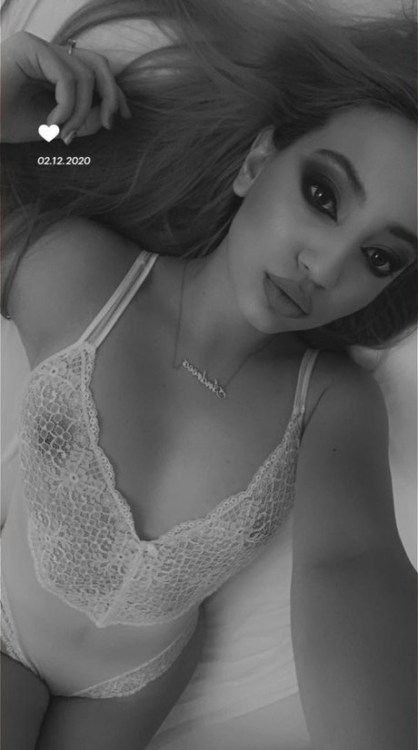 tanned onlyfans hot pics