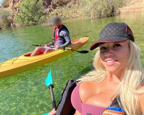 milf glasses onlyfans sexy nudes picture