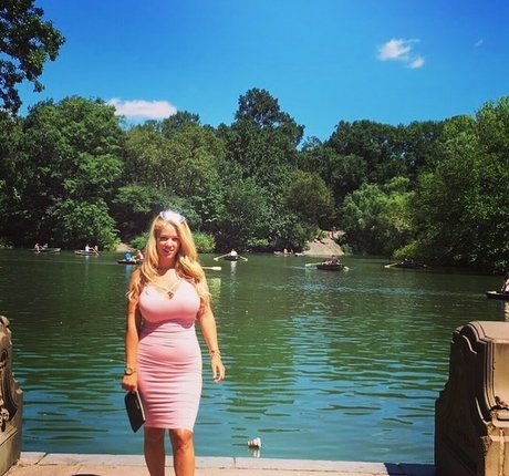 Nicolle A pornographic model archive