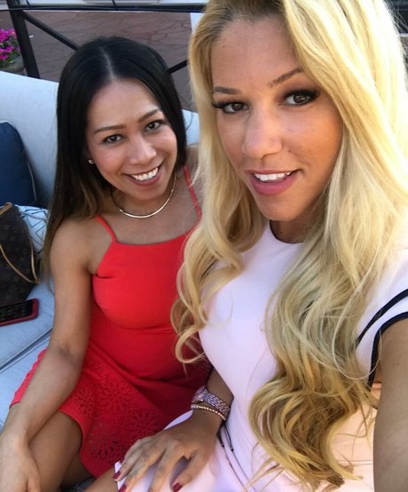 Nicolle A high quality star photo