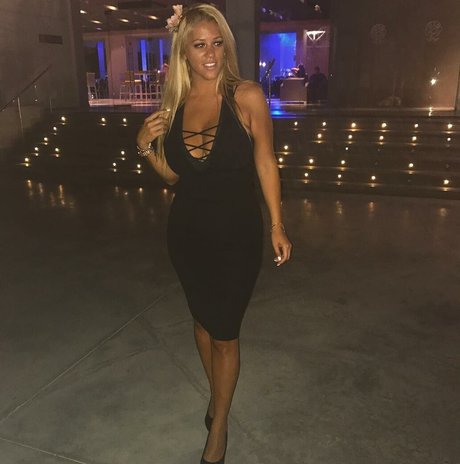 Nicolle A erotic model pics