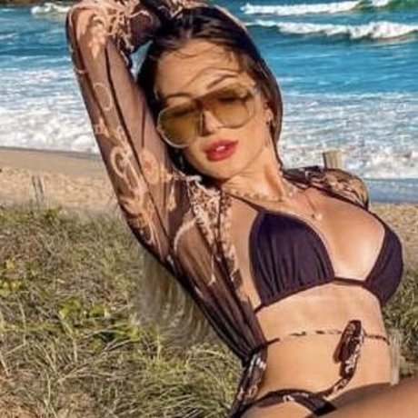 Larissa Scherrer sexy model images