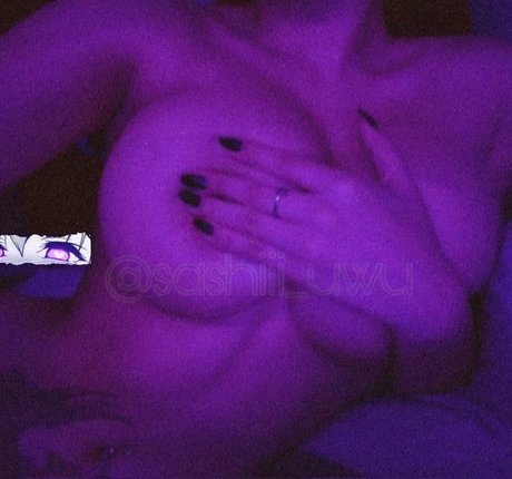 Sashiuwu pornstar nudes picture
