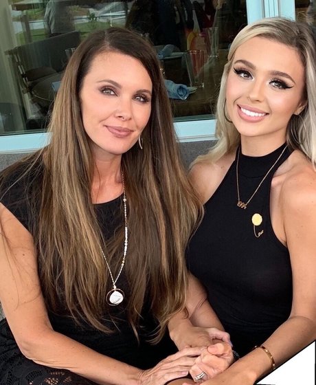 Martina Eliza beautiful model pics