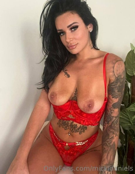 mickidaniels naked model images