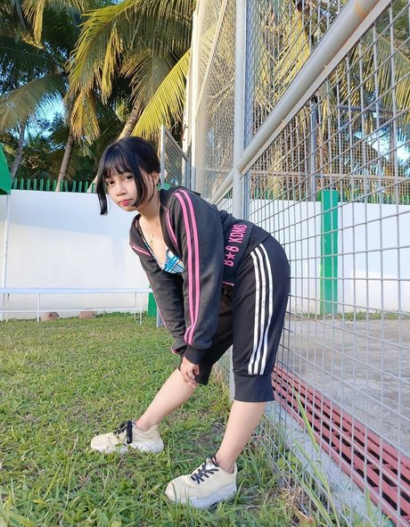 Eilie Vy hot model picture