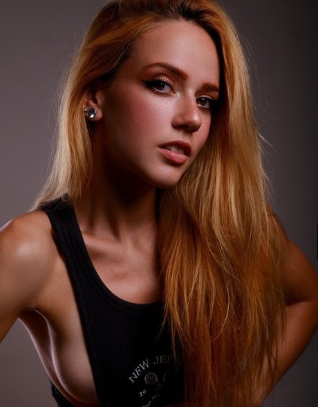 female popular onlyfans porn gallery