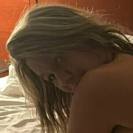 alluraknight1 model adult image