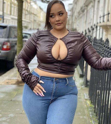 famous girls onlyfans beautiful nude img