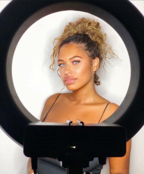 Chanelle Mauricette high quality actress photo