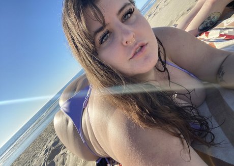 curvy shemale onlyfans beautiful naked picture