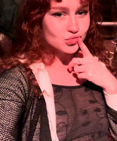 Nika Parker pretty star images