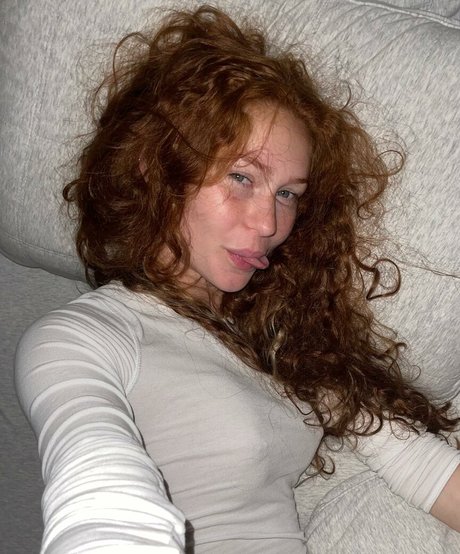 Nika Parker sexy model img