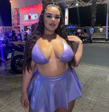 Curvyexoticaa nude pornstar archive