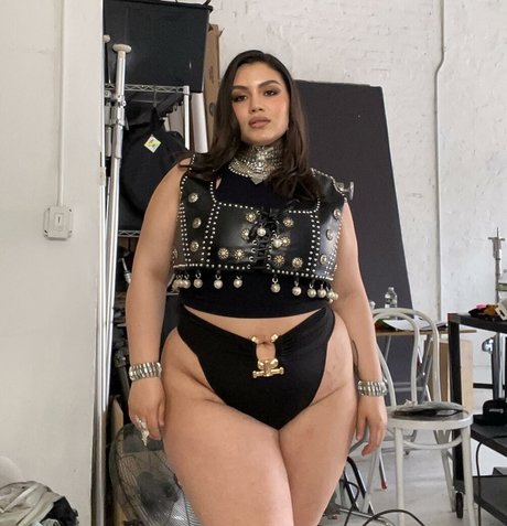 famous nude onlyfans hot sex image