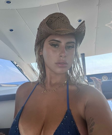 Ariella Nyssa model high quality photo