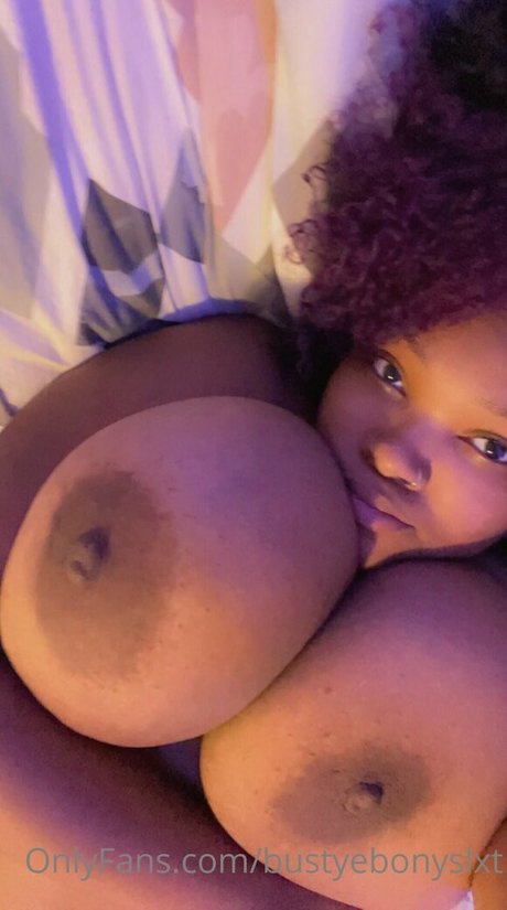 bustyebonyslxt star exclusive pics
