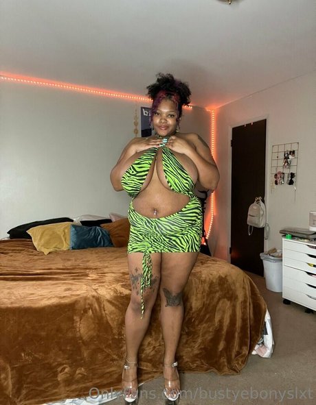 bustyebonyslxt sex actress photo