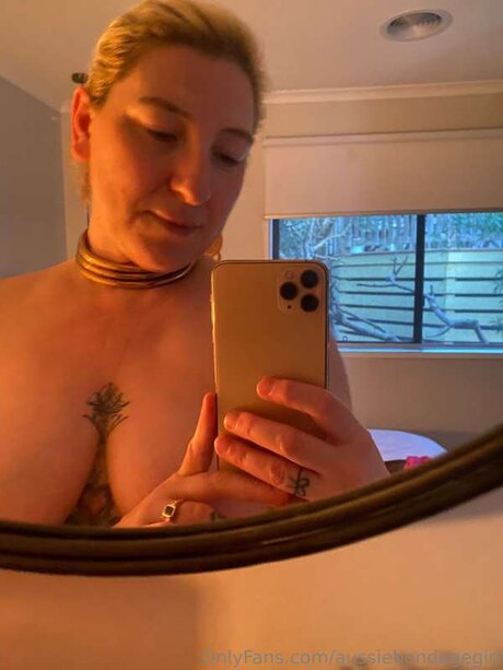 aussiebondagegirl naked model gallery