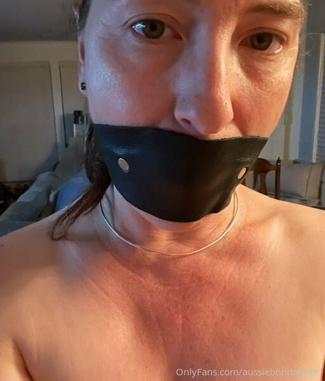 aussiebondagegirl model img
