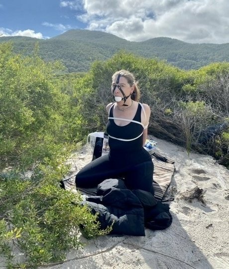 aussiebondagegirl art model gallery