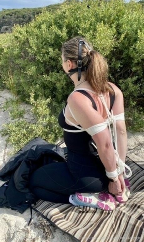 aussiebondagegirl model best archive