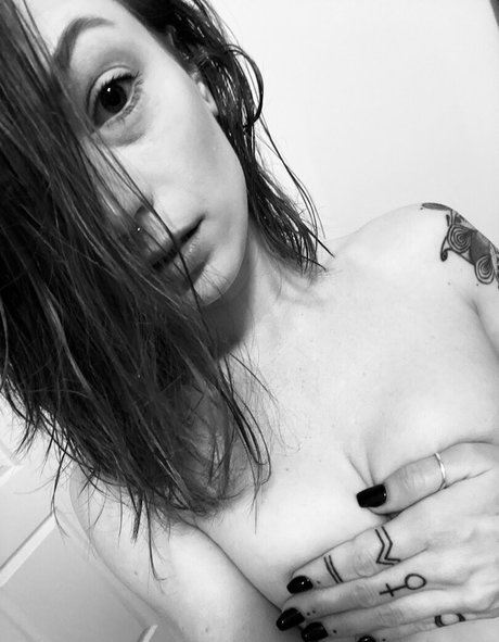 milf wife onlyfans hot pic